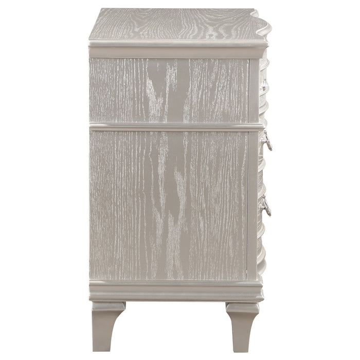 Evangeline 3-drawer Nightstand Silver Oak